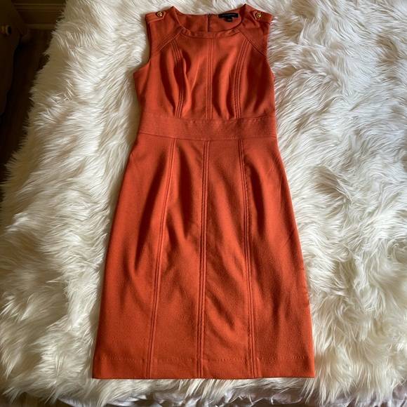Banana Republic Dresses & Skirts - Banana Republic Orange Sleeveless Sheath Dress